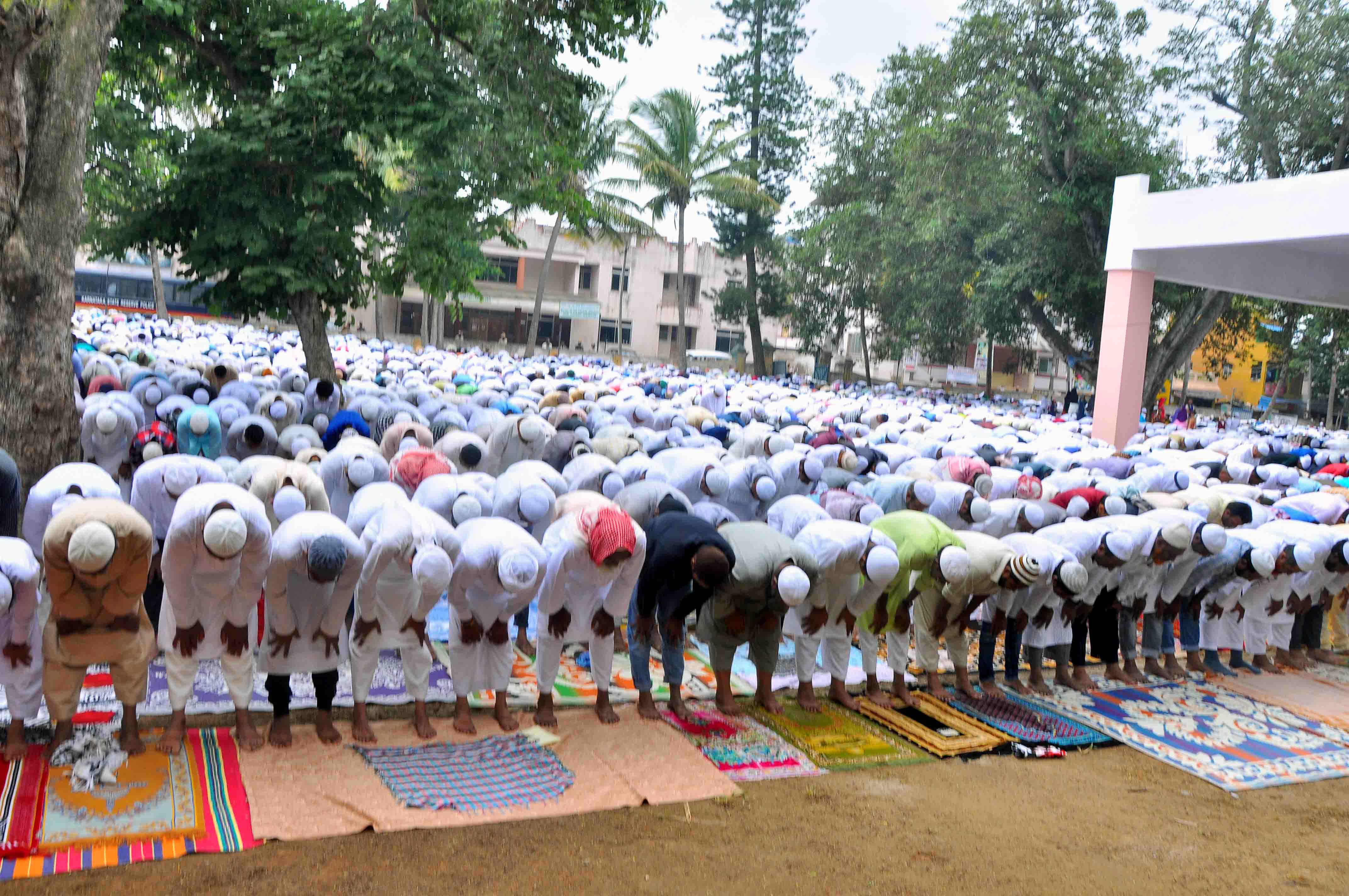 ಹಾಸನದಲ್ಲಿ ಸಂಭ್ರಮದ ಈದುಲ್ ಫಿತ್ರ್